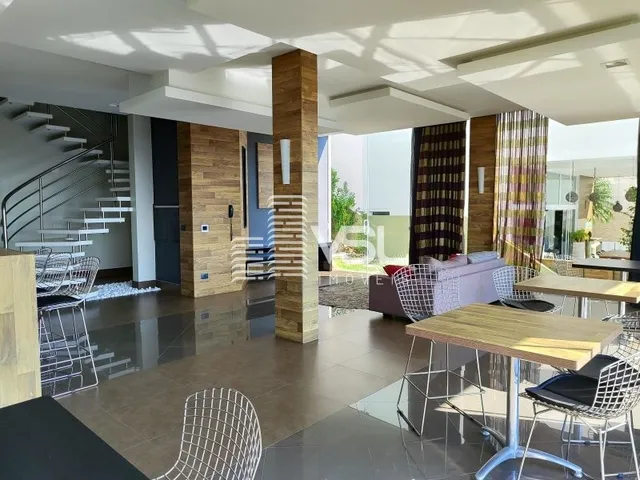 Imagem: Casa com 4 dormitórios, suíte MASTER
