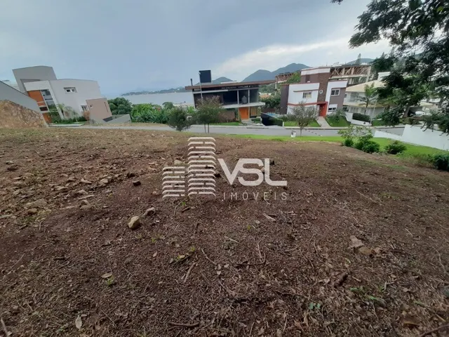 Imagem: Terreno com 370 m² condomínio fechado