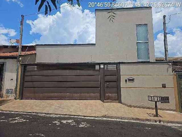 Imagem: Casa À Venda em Monte Aprazível, Centro