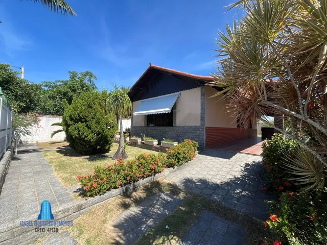 Imagem: A casa possui 2 Dormitórios, 1 Suíte, 2 Banheiros, 600m²