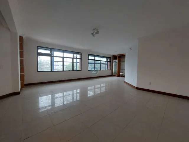 Imagem 15: Alugo prédio comercial com 03 pavimentos, 07 salas, acessebilidade, elevador e 10 vagas