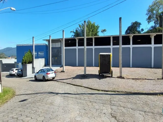 Imagem 7: Vendo Galpão com área total de 1700m², pátio para estacionamento, em Potecas próximo