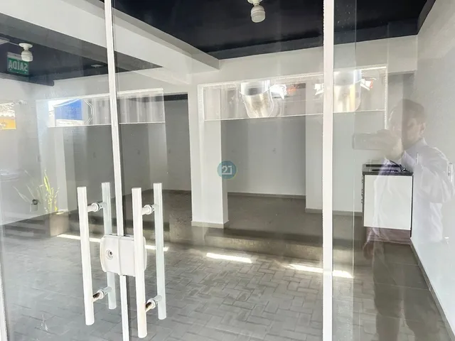 Imagem 13: Alugo Loja Comercial com 30M², Localizada em Barreiros, na Avenida Leoberto Leal, Próximo a Bancos e Cartórios