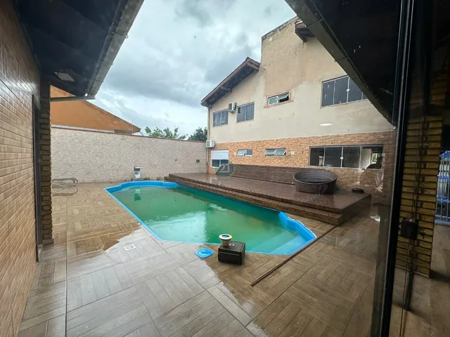 Imagem: A casa possui 5 Dormitórios, 4 Suítes, 7 Banheiros, 3