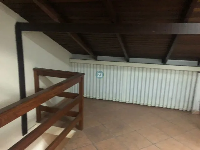 Imagem 7: Vendo Casa de 03 pavimentos semi-mobiliado, c/ 04 dormitórios c/ 01 suíte, vaga de