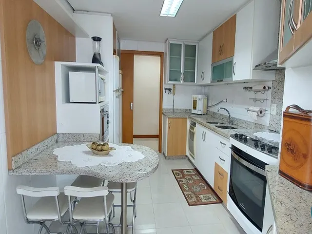 Imagem 3: Vendo apartamento com 04 dormitórios c/ 01 suíte, 03 vagas de garagens, sacada com
