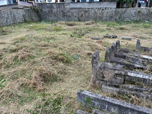 Imagem 9: Vendo Ou Alugo Terreno com 2020M² com Escritório Pequeno de 20M², Pertinho do Bistek de Forqulhas