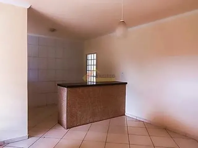 Imagem: Casa para Aluguel, 2 Quartos, 4 Vagas, santa