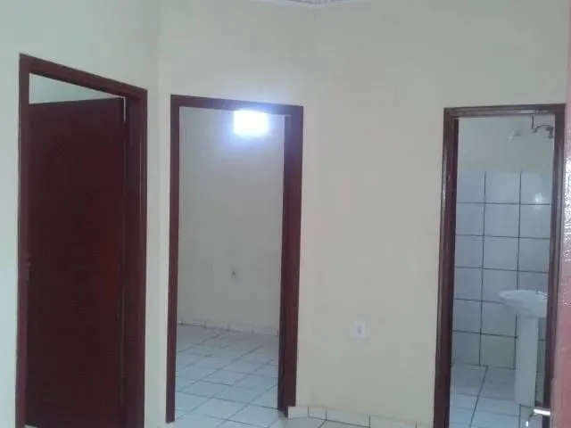 Imagem: O apartamento possui 2 Dormitórios, 1 Banheiro e está