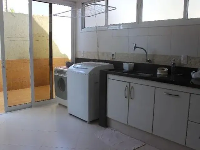 Imagem 7: Shis Qi 13 Conjunto 09 - Locação de Casa Sendo Sobrado 04 Quartos Suites - Mobiliada
