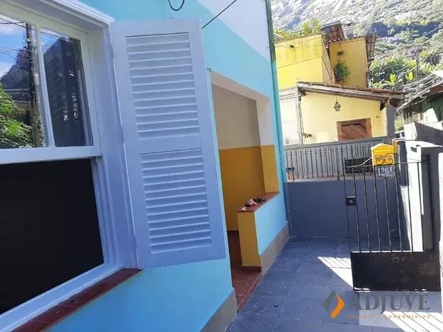 Imagem: A casa possui 2 Dormitórios, 1 Banheiro, 55m² de Área e