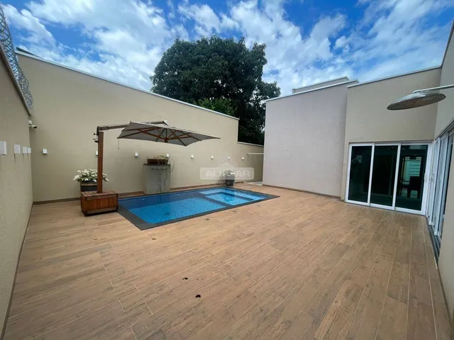 Imagem: Casa - Alto padrão com piscina - 1003 Sul