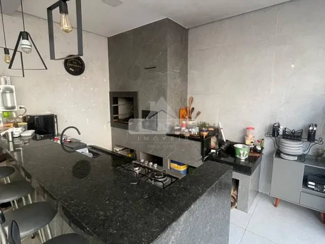 Imagem: Casa à Venda na 1007 Sul - Sobrado c/ Área