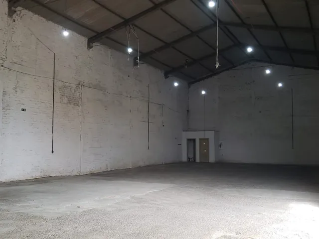 Imagem 3: Imobiliária La Casa aluga: Excelente barracão no condomínio Zingaro!