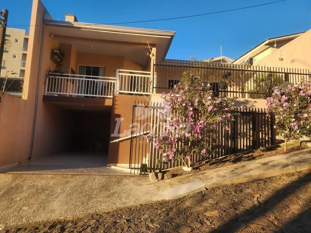 Imagem: VENDE-SE LINDA CASA NO BAIRRO SANTA CRUZ