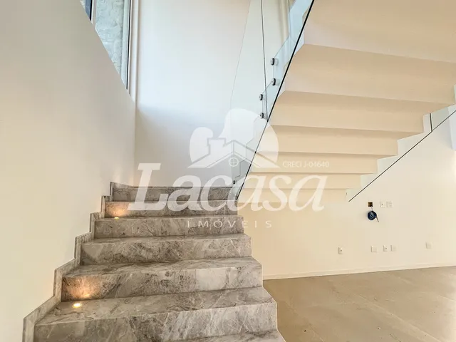 Imagem 10: La Casa Imóveis Vende: Sobrado de Alto Padrão no Residencial Grand Forest!