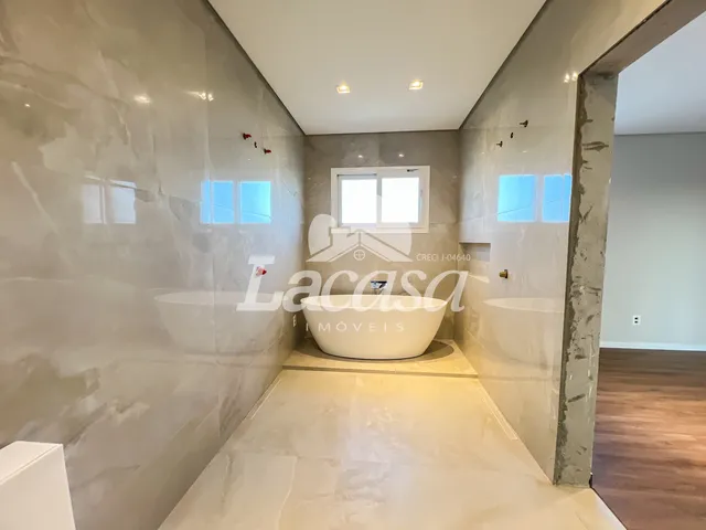 Imagem 5: La Casa Imóveis Vende: Sobrado de Alto Padrão no Residencial Grand Forest!