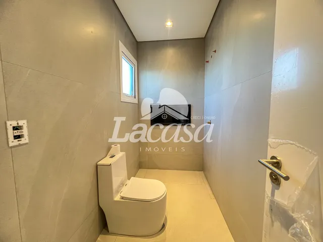 Imagem 16: La Casa Imóveis Vende: Sobrado de Alto Padrão no Residencial Grand Forest!