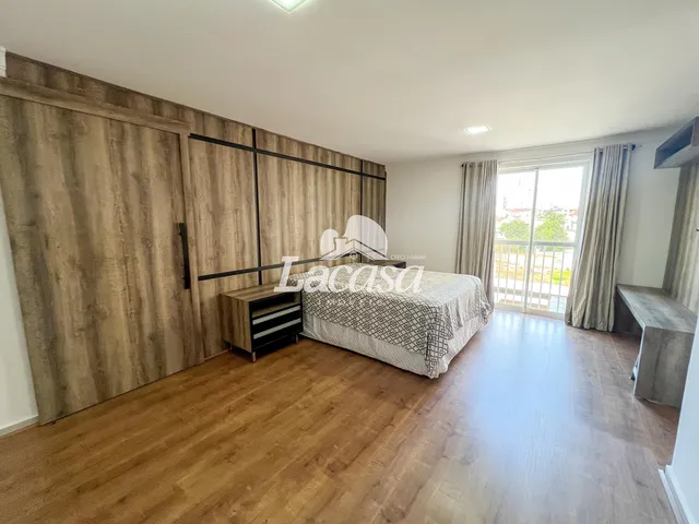 Imagem 2: Imobiliária La Casa vende/aluga: Apartamento triplex mobiliado no Edifício Mont Blanc!