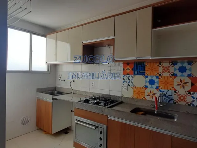 Imagem: O apartamento possui 2 Dormitórios, 1 Banheiro, 1 Vaga na