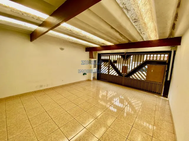 Imagem 2: Sobrado com 3 Dormitórios, 1 Closet e 2 Suítes, Quintal com Churrasqueira, 2 Vagas e no Melhor Local do Nova Petropolis