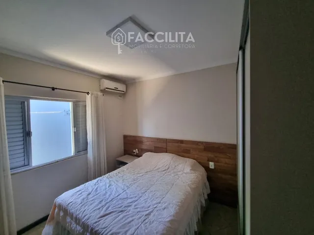 Imagem 2: Casa com 4 quartos, 120m², à venda no Centro
