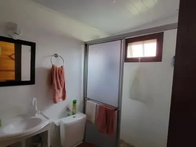 Imagem 1: Velleda Oferece Belo Sítio com Chalé, Piscina e Frutíferas, em Condomínio Fechado Na