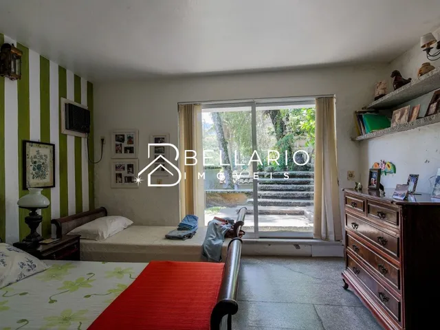 Imagem 14: Casa com 5 quartos (3 suítes) e piscina à venda, 430 m² por R$ 3.800.000,00