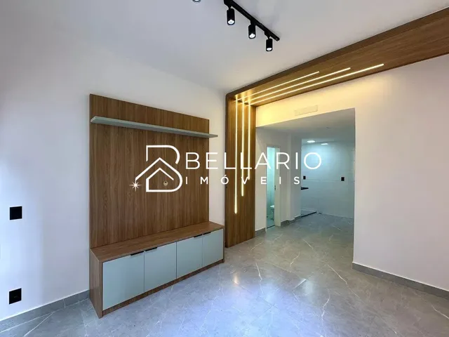 Imagem 2: Sala e quarto, com vista para o mar à venda com 55 m² na Urca - Rio de Janeiro/RJ