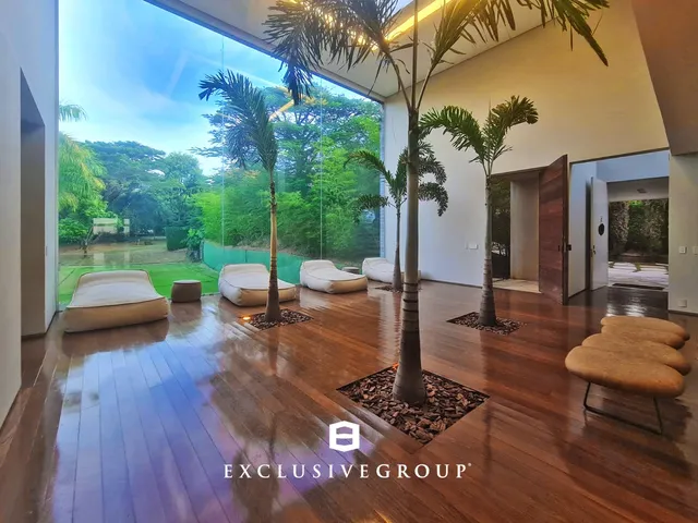 Imagem: A casa possui 6 Dormitórios, 6 Suítes, 7 Banheiros,