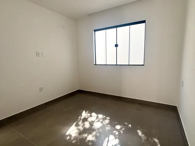 Imagem 13: Imperdível Casa Moderna com Suíte e Pé Direito Duplo