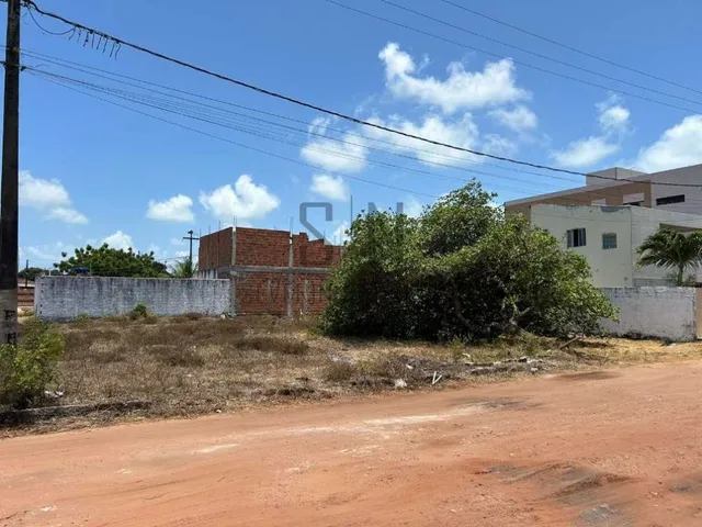 Imagem: O terreno possui 400m² de Área e está localizado em