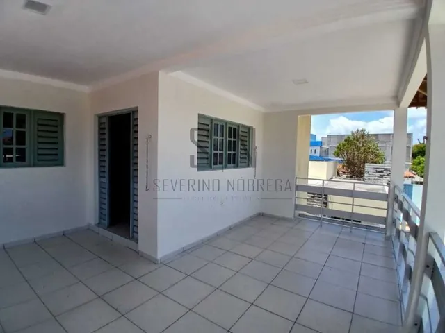Imagem: A casa possui 5 Dormitórios, 4 Suítes, 3 Banheiros, 4