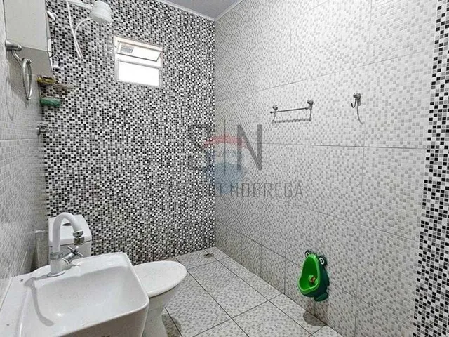 Imagem 9: Vende-se Casa nos Funcionários II, Avenida principal C/04 Quartos, 01 Suíte, Com uma