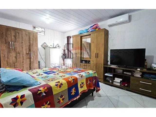 Imagem 12: Vende-se Casa nos Funcionários II, Avenida principal C/04 Quartos, 01 Suíte, Com uma