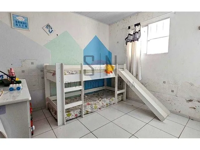 Imagem 15: Vende-se Casa nos Funcionários II, Avenida principal C/04 Quartos, 01 Suíte, Com uma