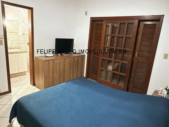 Imagem 16: Imóvel Espaçoso e Moderno à Venda no Centro de Garopaba-SC: 4 Quartos, 1 Suíte e 6