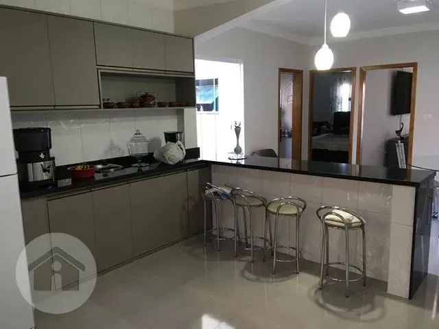 Imagem: Sobrado com 4 Dormitórios À Venda, 175