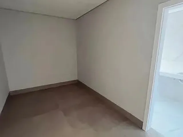Imagem 2: Belíssima Casa a Venda no Alphaville 1 com 4 Suites