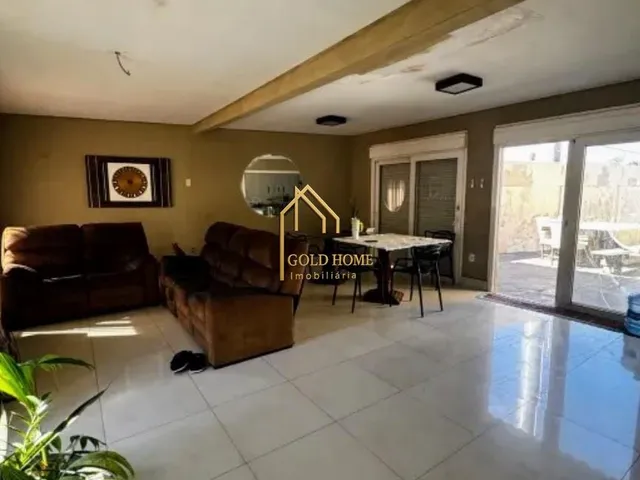 Imagem: A casa possui 3 Dormitórios, 3 Suítes, 4 Banheiros, 2