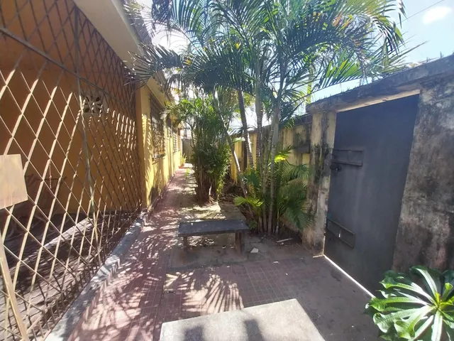 Imagem 5: CA8259) Uma Casa medindo 196m² com área total de 422,68m² localizada no bairro