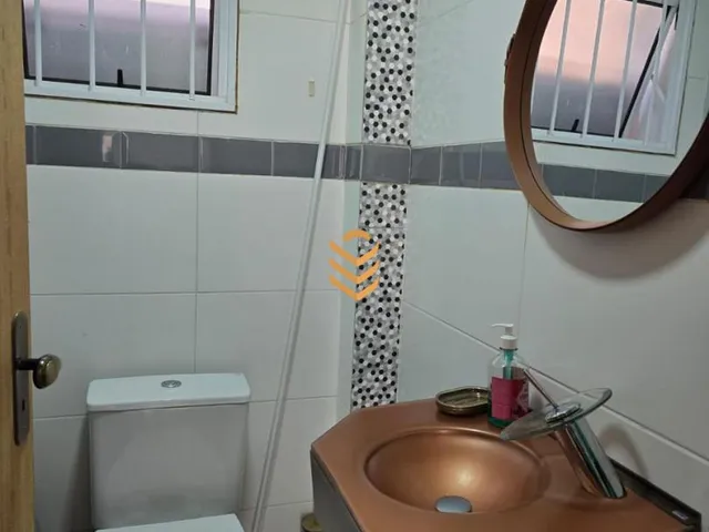 Imagem 8: Sobrado semi-novo com closet e sacada em Canoas - Harmonia, pronto para morar