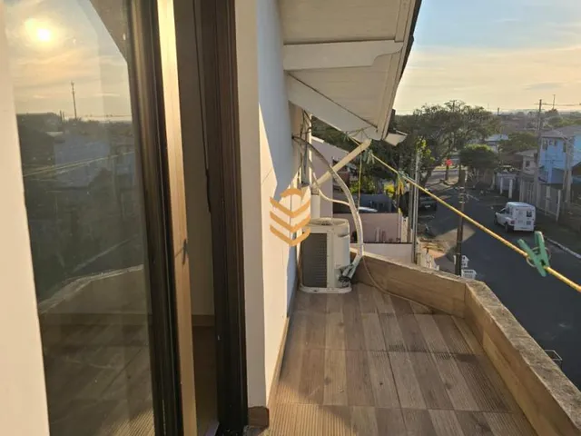 Imagem 11: Sobrado semi-novo com closet e sacada em Canoas - Harmonia, pronto para morar