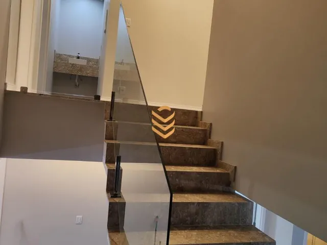 Imagem 10: Sobrado à Venda em Harmonia, Canoas - 215m² - Closet, Escritório - G rande