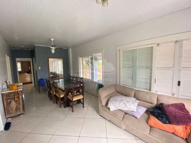 Imagem 7: Imperdível casa à venda em Imbé-RS, bairro Centro: 2 quartos, 2 suítes, 2 salas, 1
