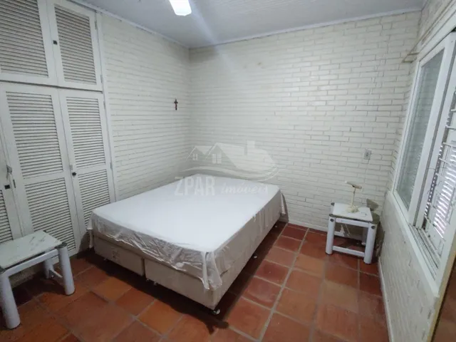 Imagem 2: Imperdível casa à venda em Imbé-RS, bairro Centro: 2 quartos, 2 suítes, 2 salas, 1