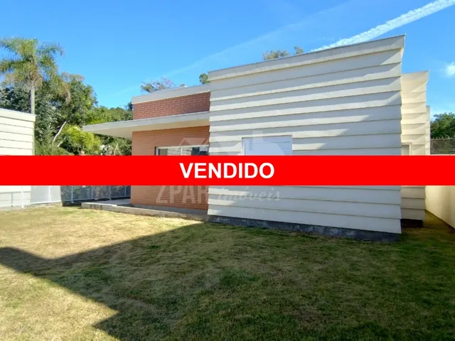 Imagem: Casa em Condomínio à Venda em Porto Alegre-RS