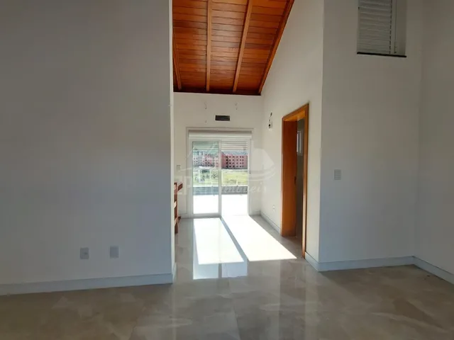 Imagem 2: Imperdível Casa em Condomínio com 4 Quartos e 2 Suítes na Hípica, Porto Alegre-RS