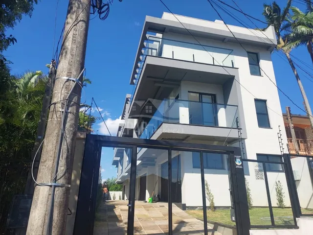 Imagem: Casa de luxo em condomínio na Tristeza