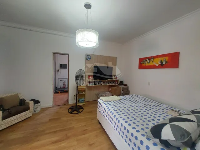 Imagem 2: Imóvel Impecável na Glória: Casa à Venda em Porto Alegre-RS com 3 Quartos, 1 Suíte e